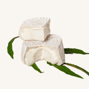 Can Pujol Petit Nevat goat cheese, whole piece 300 gr M
